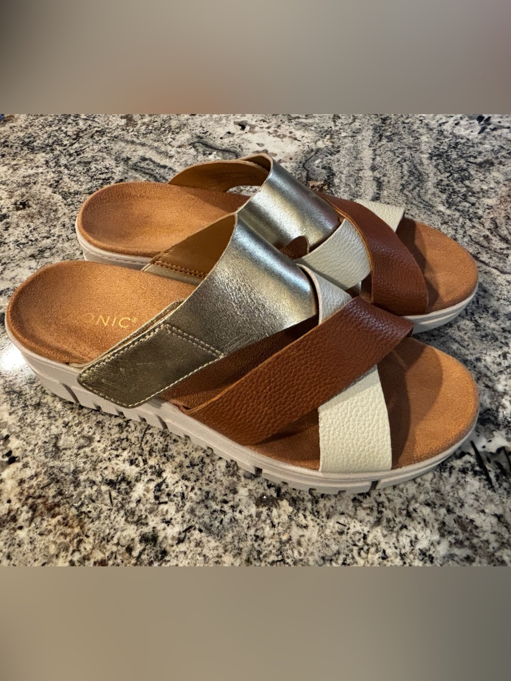 Vionic women’s 11 Metallic Gold, Brown & Cream Strappy Slide Sandals